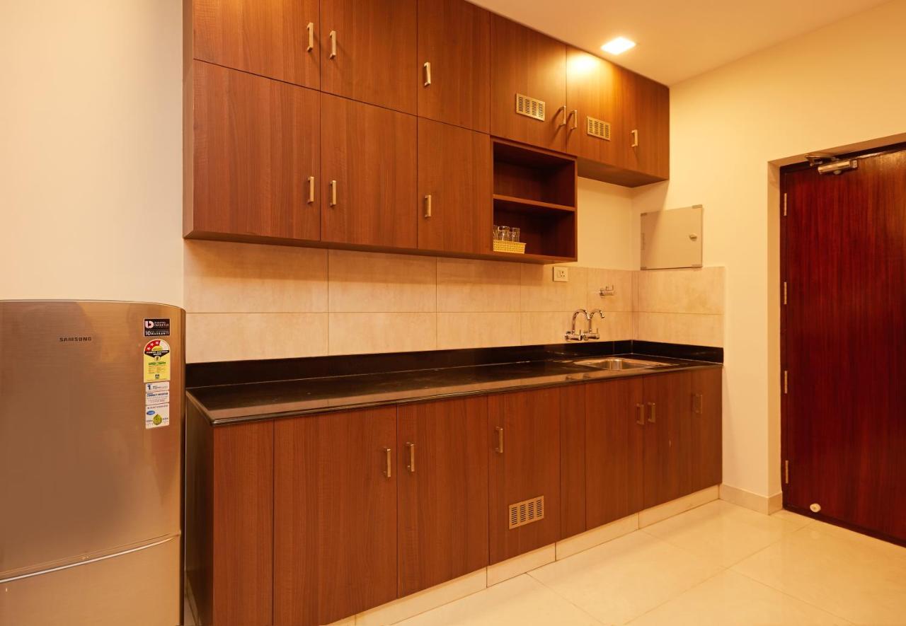 Hotel Kamar Residences And Banquets 첸나이 외부 사진