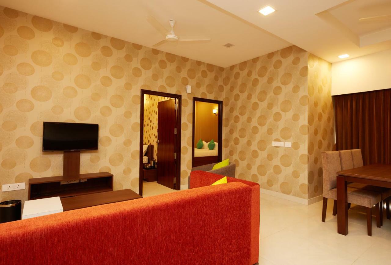 Hotel Kamar Residences And Banquets 첸나이 외부 사진